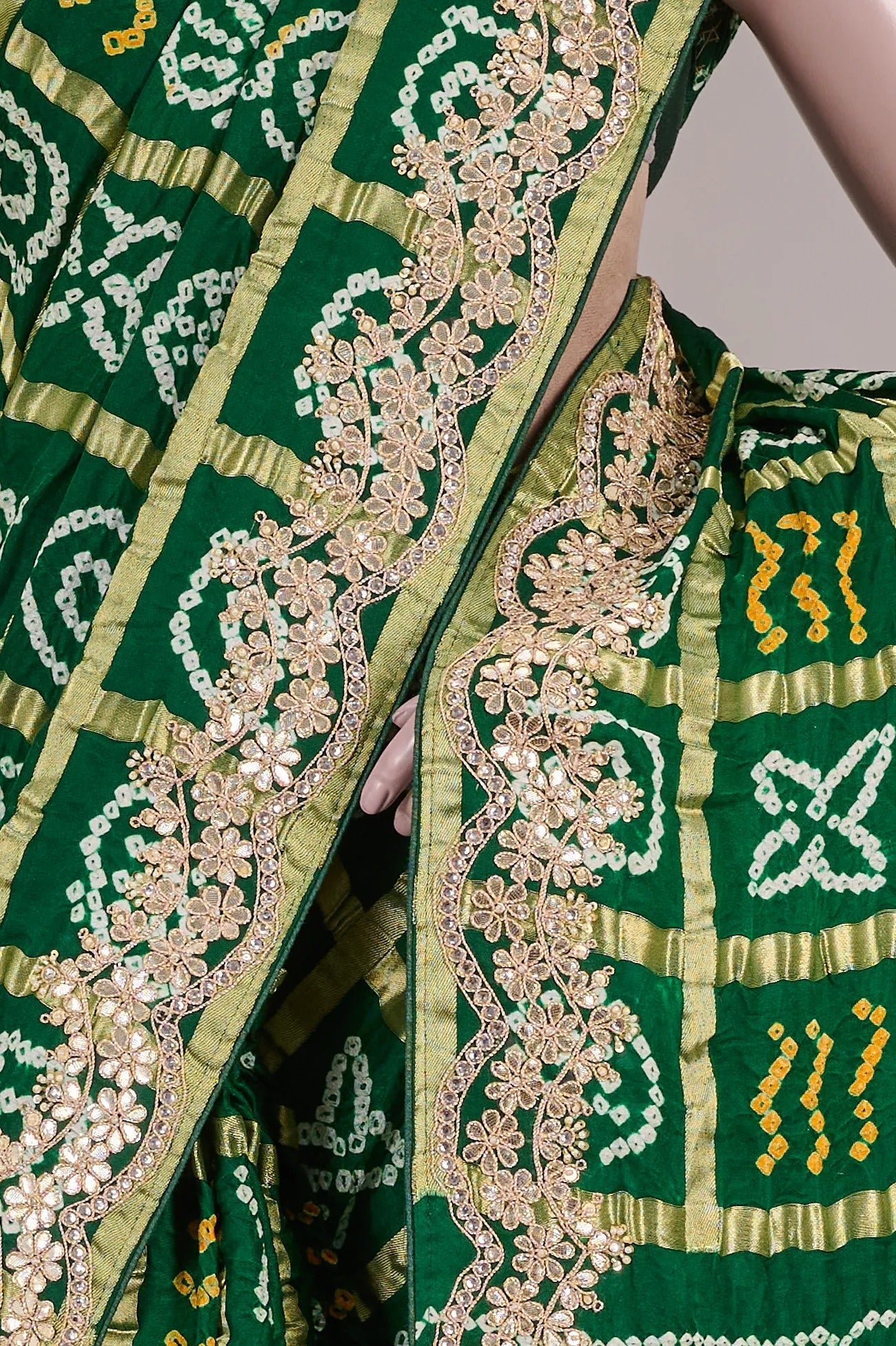 Vellotis Emerald Green Bandhani Silk Saree with Embroidered Border – Festive & Wedding Wear